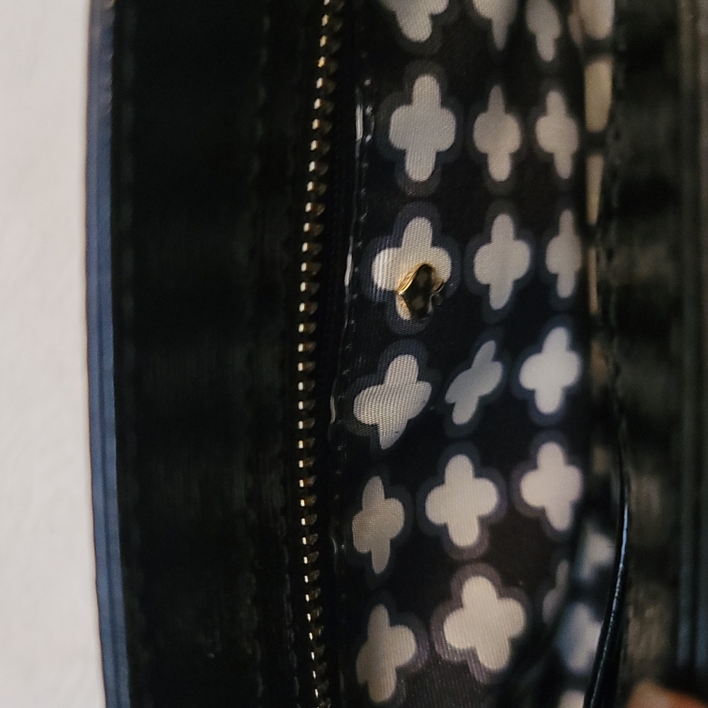 Kate Spade bag crossbody black patent leather gold trim and chain - Picture 7 of 9